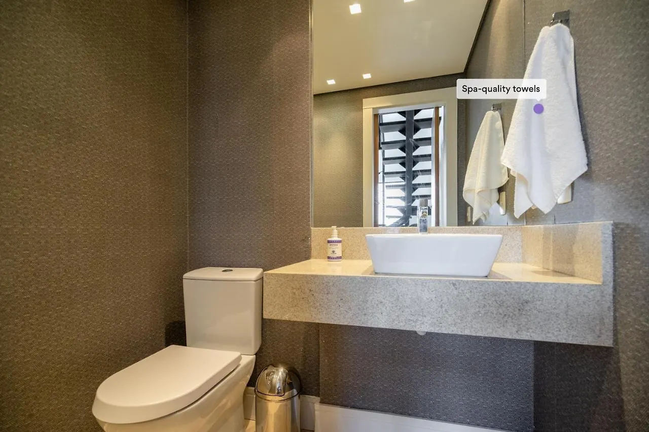 Studio em localização incrível, com garagem, piscina e academia - Vila Olímpia Apartamento São Paulo
